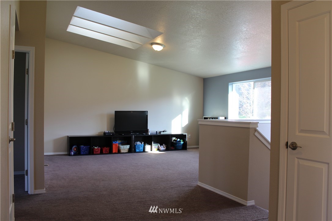 398 Elochoman Valley Road Cathlamet, WA 98612 - Photo 23 of 35 Gallery Image 23