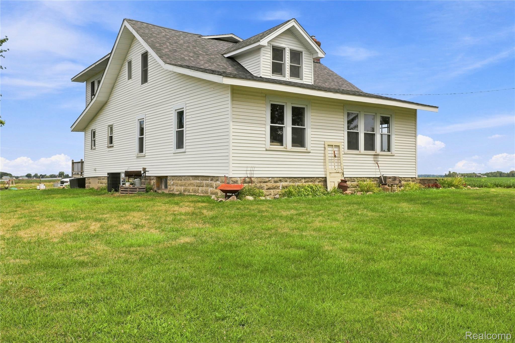 8647 Middleton Road Lennon, MI 48449 - Photo 31 of 52 IMG_8420.jpeg