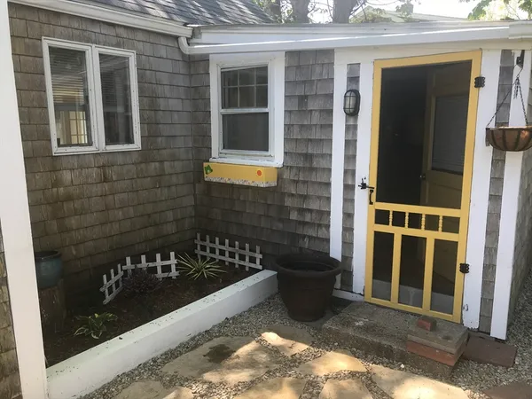 $3,500 | 51 Walker Street, Unit 1, Falmouth, MA 02540