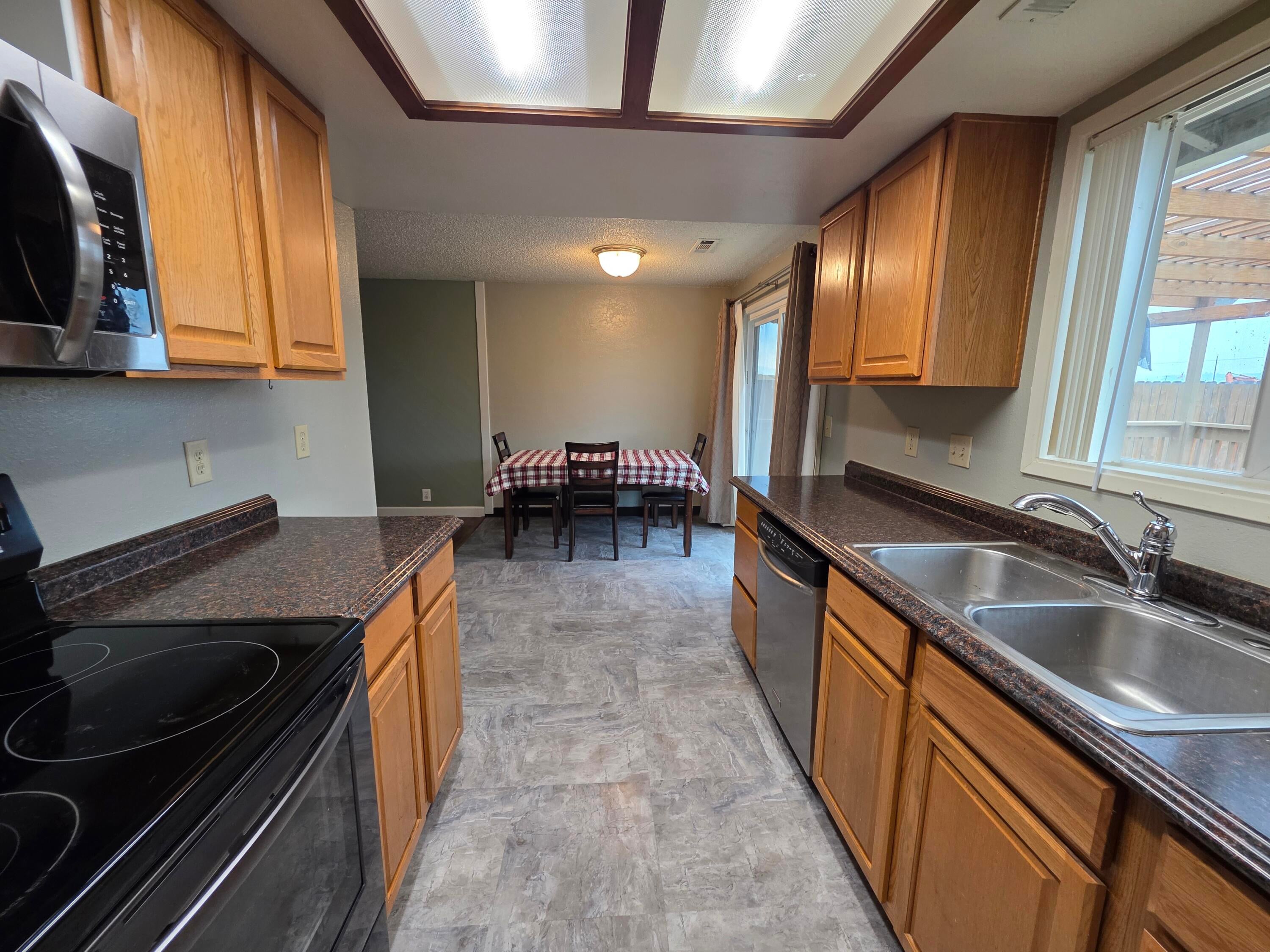 8291 Division Road White City, OR 97503 - Photo 8 of 24 Picture 8