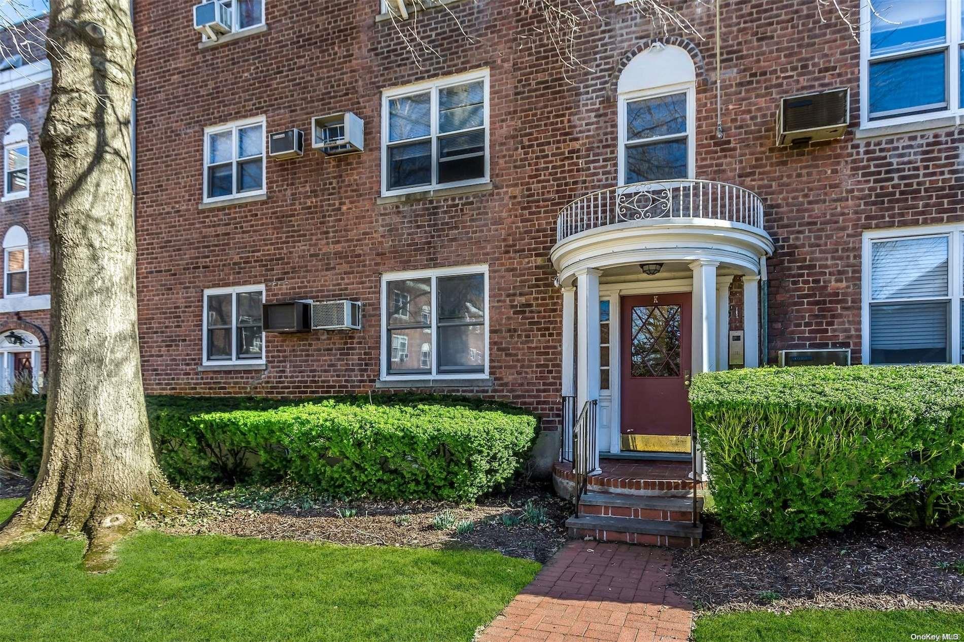 221 Middle Neck Road, Unit K1 Great Neck, NY 11021 - Photo 1 of 1 Gallery Image 1