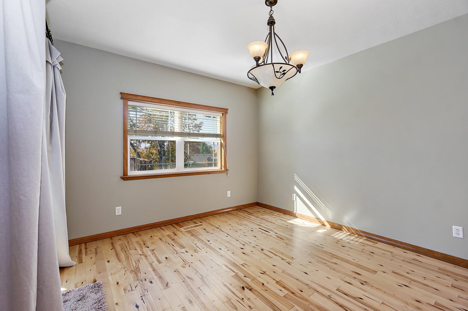 331 Ridgeway Avenue Central Point, OR 97502 - Photo 15 of 47 Dining