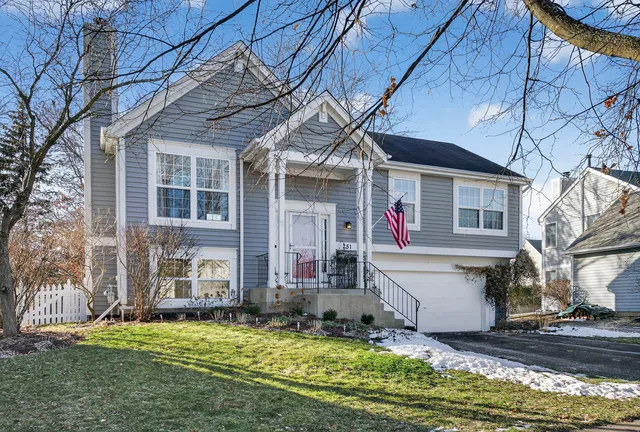 $350,000 | 251 Arlington Lane, Grayslake, IL 60030
