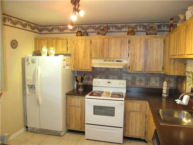 6380 Boca Circle, Unit 6380 Boca Raton, FL 33433 - Photo 15 of 16 Kitchen