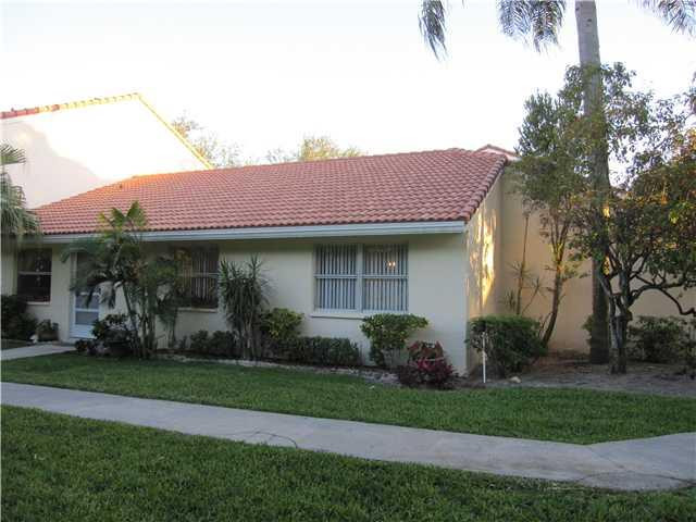 6380 Boca Circle, Unit 6380 Boca Raton, FL 33433 - Photo 2 of 16 Exterior Front