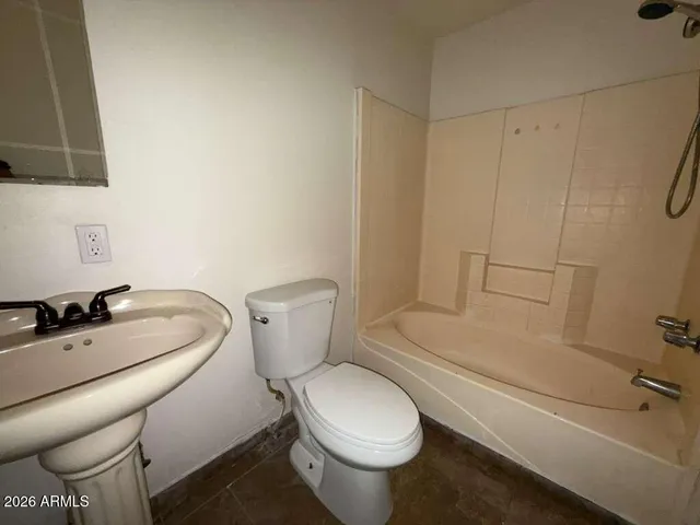 $750 | 1313 C Avenue, Douglas, AZ 85607