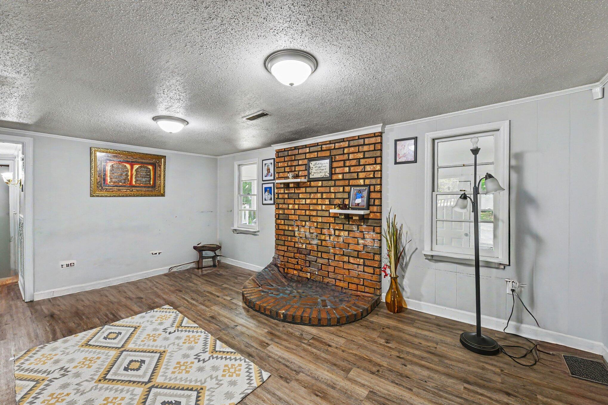 9708 Jamison Road Ladson, SC 29456 - Photo 6 of 35 010_file_1654