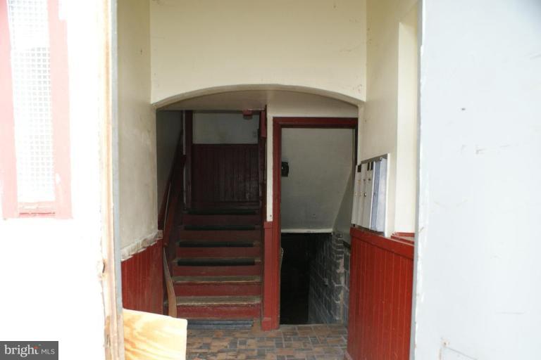 1277 Simms Place Northeast Washington, DC 20002 - Photo 2 of 10 Entrance / Foyer