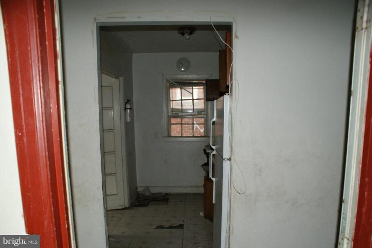 1277 Simms Place Northeast Washington, DC 20002 - Photo 3 of 10 Apartment Kitchen