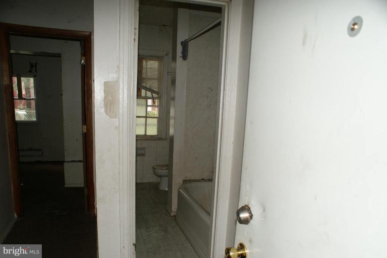 1277 Simms Place Northeast Washington, DC 20002 - Photo 5 of 10 Apartment Bath