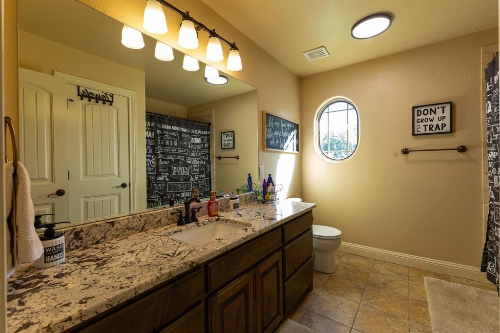 642 Cedar Crk Rnch Trail Tuscola, TX 79562 - Photo 23 of 40 upstairs bath
