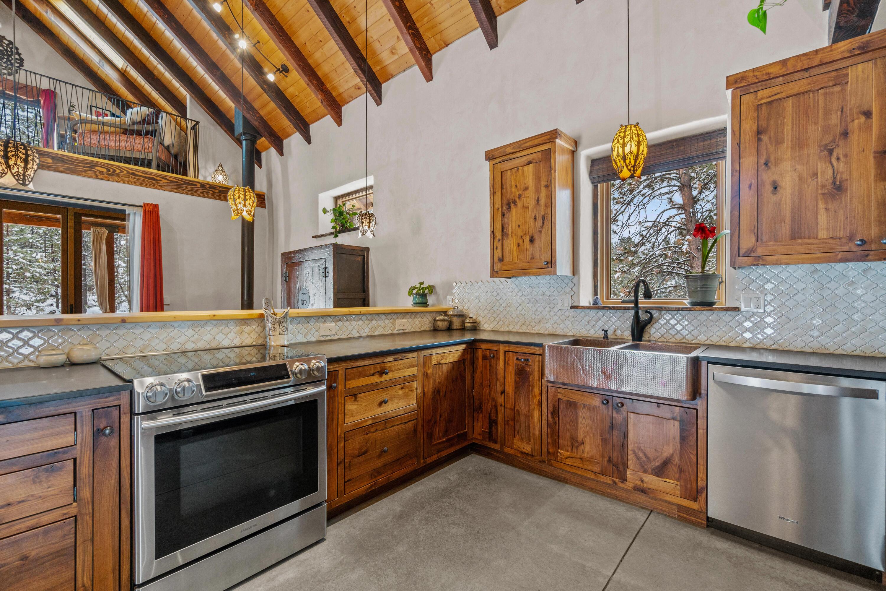 60380 Zuni Road Bend, OR 97702 - Photo 13 of 55 RileyVisualsa-29