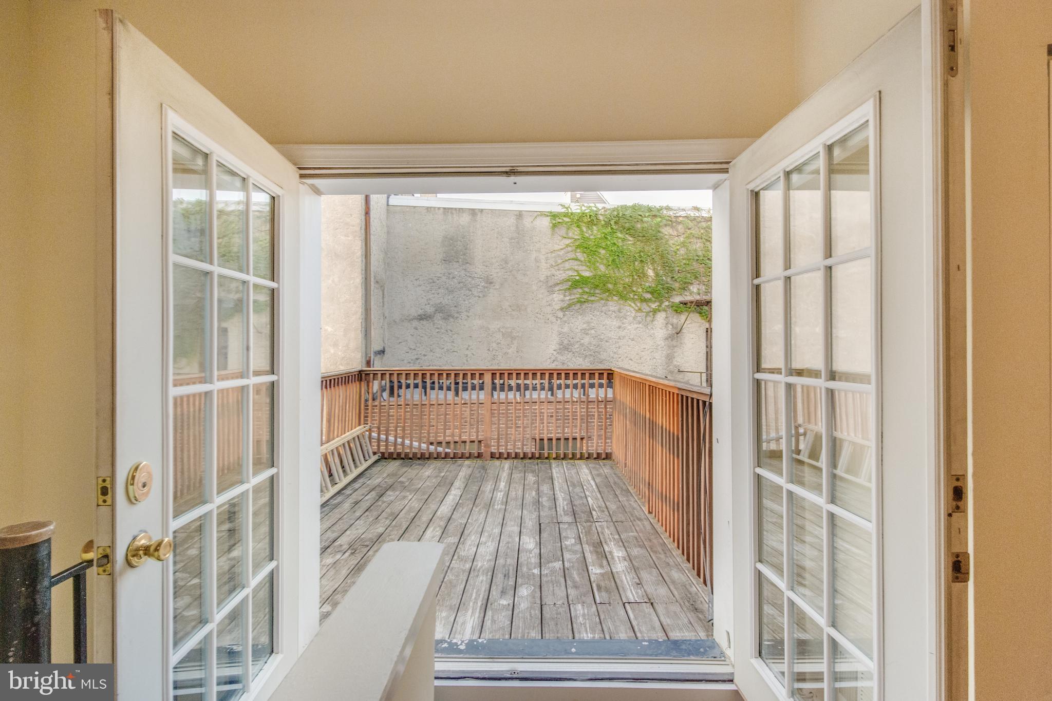 306 Green Street Philadelphia, PA 19123 - Photo 29 of 33