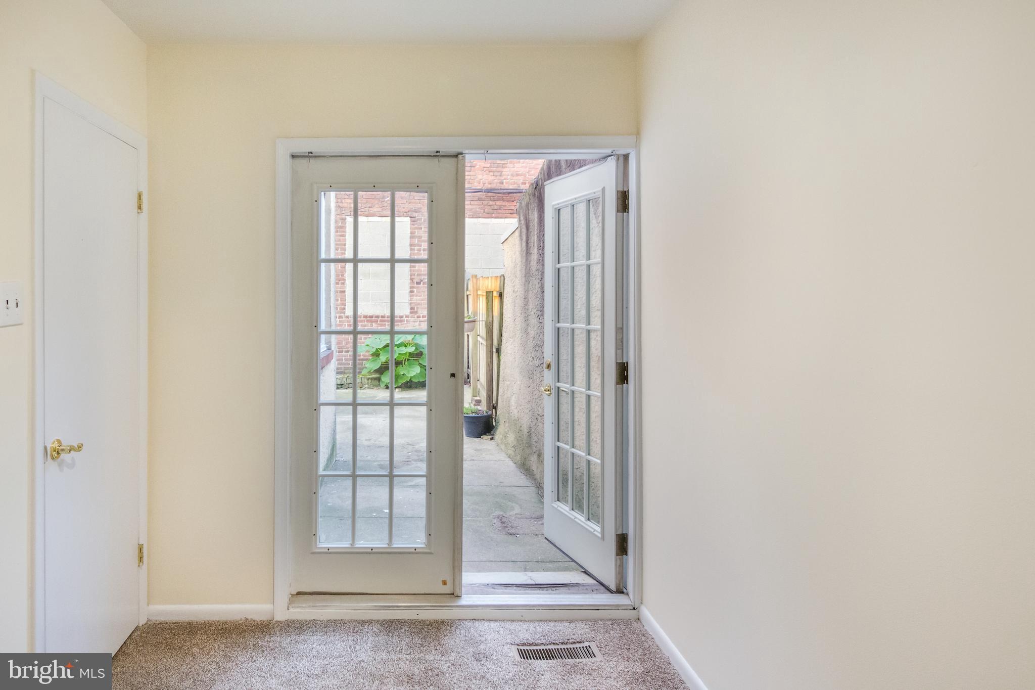 306 Green Street Philadelphia, PA 19123 - Photo 6 of 33
