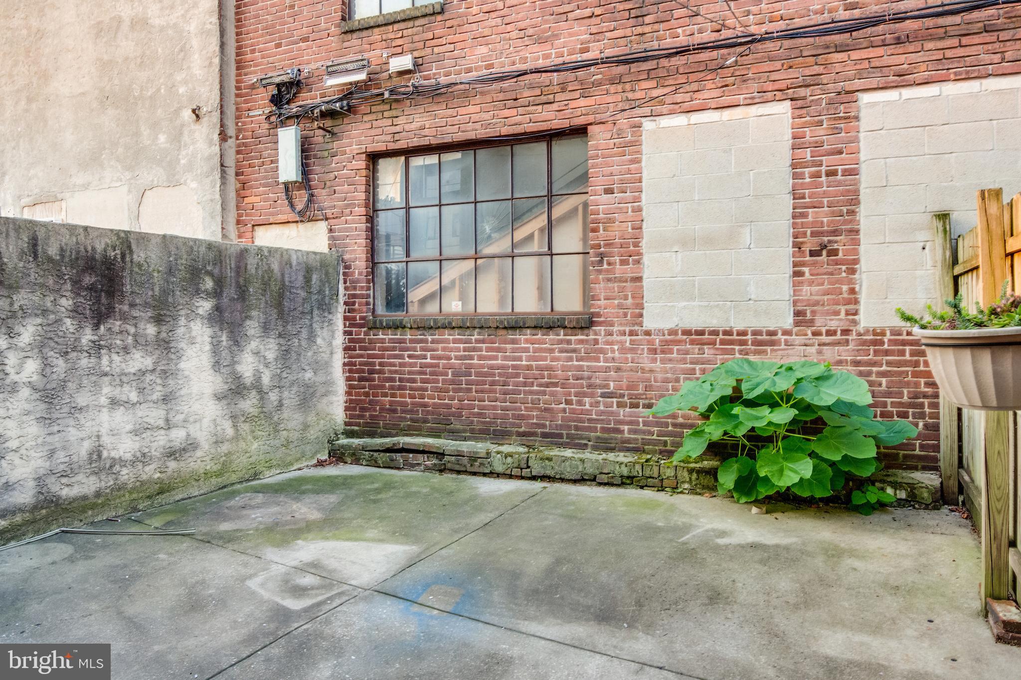 306 Green Street Philadelphia, PA 19123 - Photo 7 of 33