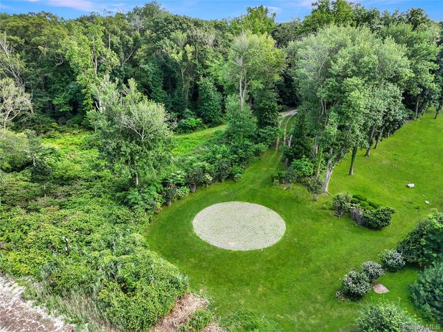 a view of a backyard with a sink