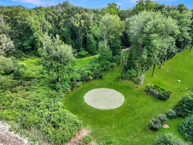 a view of a backyard with a sink