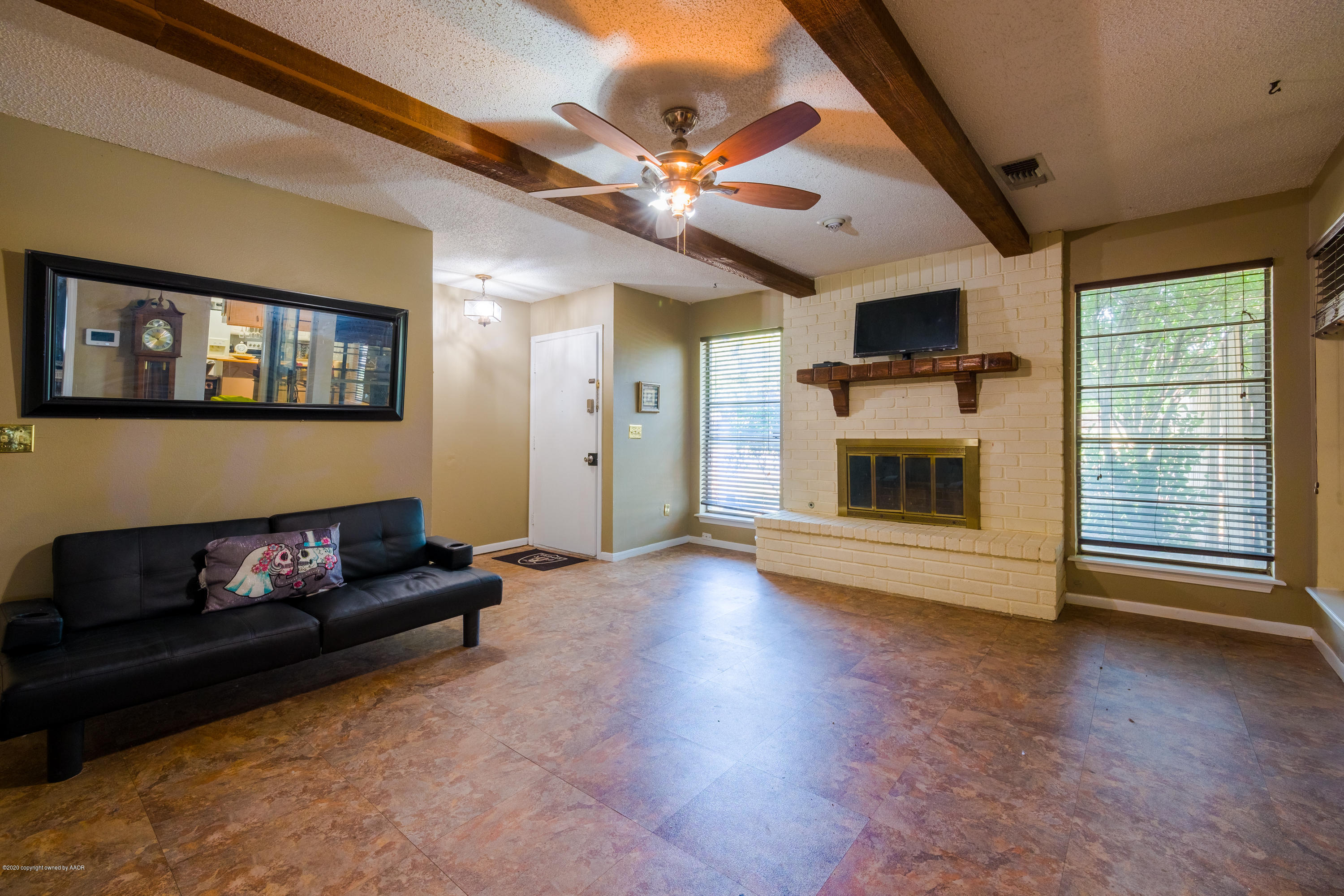 5101 Live Oak Drive Amarillo, TX 79110 - Photo 4 of 35 Living Room-3