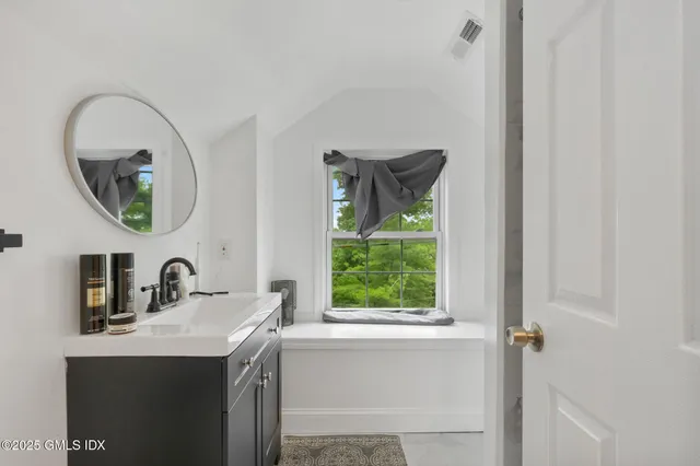 $1,495,000 | Undisclosed Address, Stamford, CT 06906