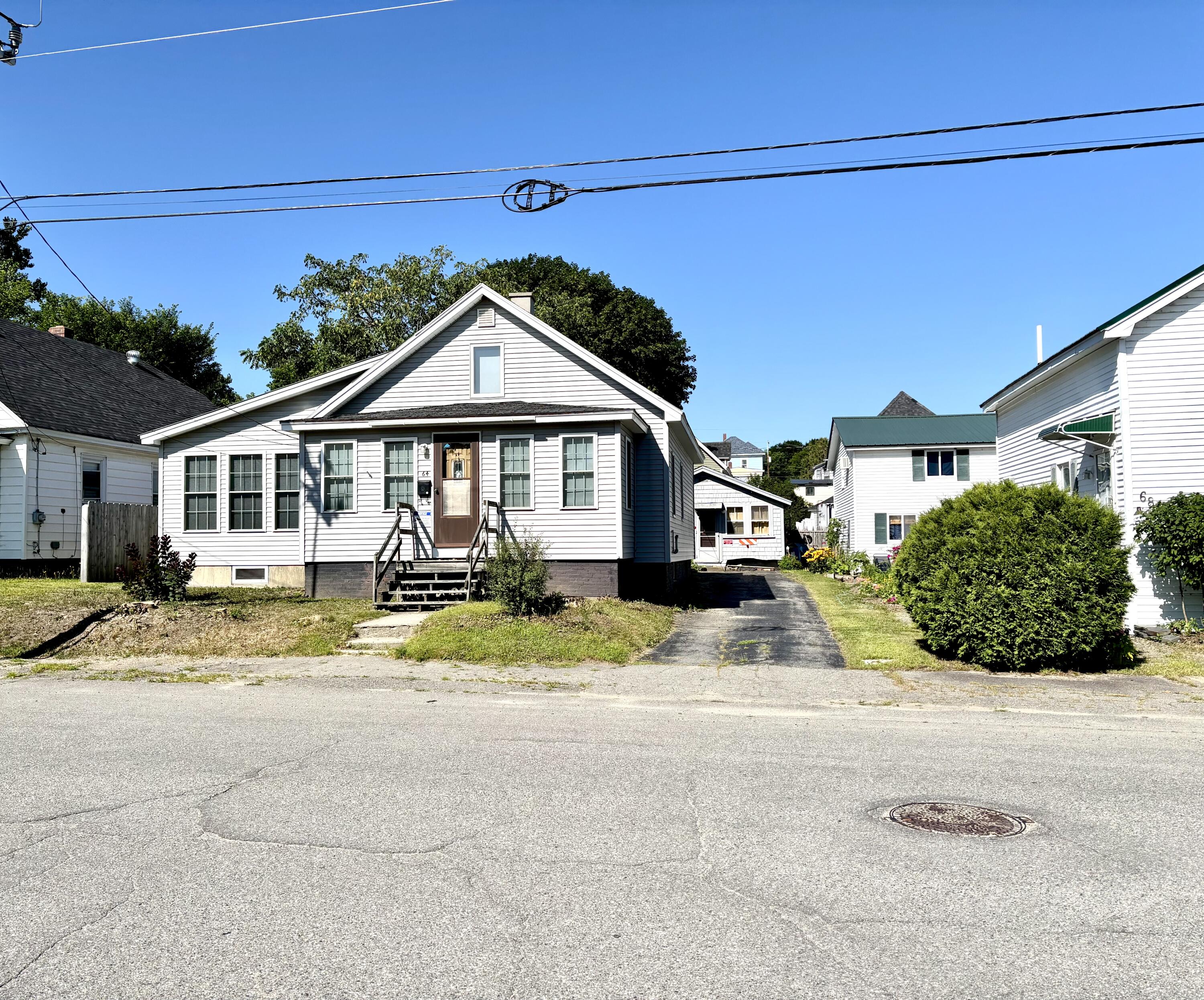 64 Congress Street Millinocket, ME 04462 - Photo 1 of 44 IMG_3814