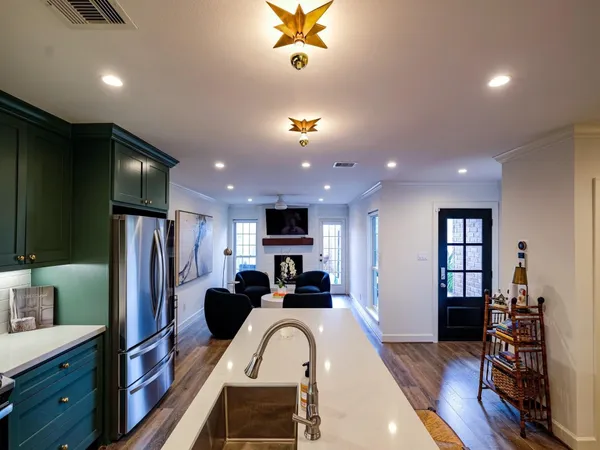 $575,000 | 3139 Bissonnet Street, Houston, TX 77005