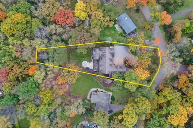 $1,495,000 | 11625 Live Oak Drive, Minnetonka, MN 55305