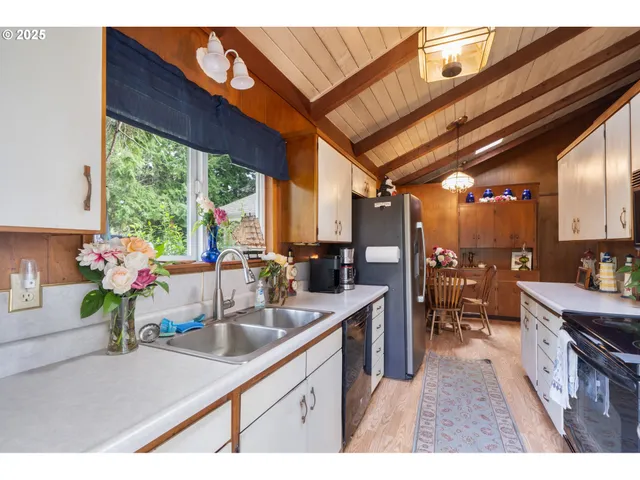 $350,000 | 84886 Highway 101, Seaside, OR 97138