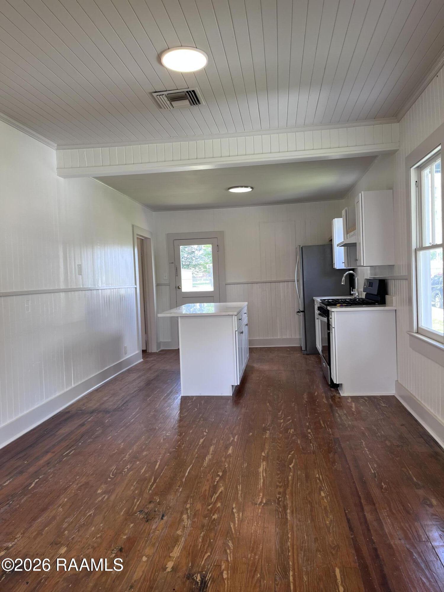 220 St Peter Street Lafayette, LA 70506 - Photo 2 of 12 E2A8D0BD-2CA1-452F-8B2A-7AFD87E0A040