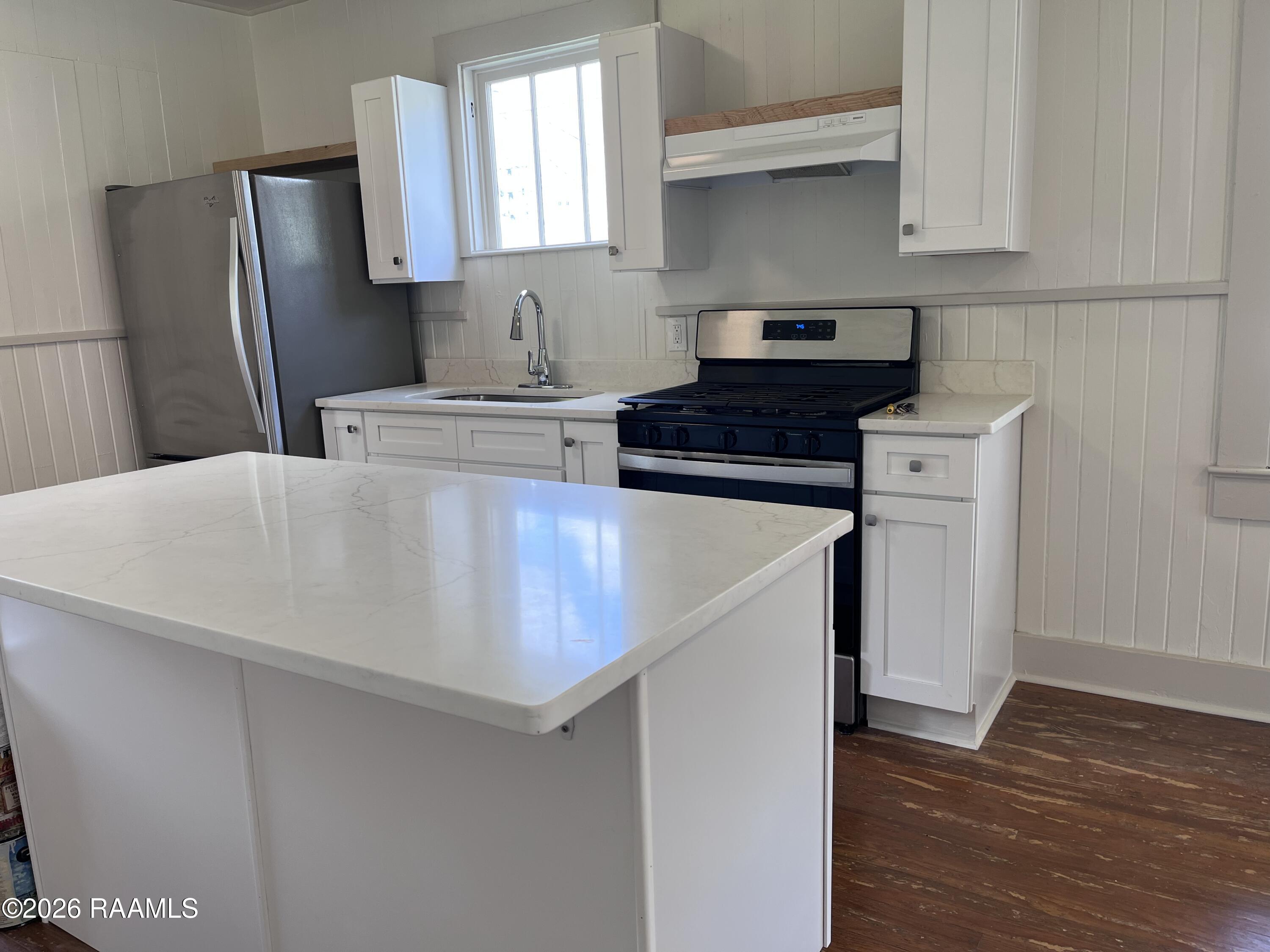 220 St Peter Street Lafayette, LA 70506 - Photo 3 of 12 FE949466-AC5A-4BA2-A24B-1772A6B98F97