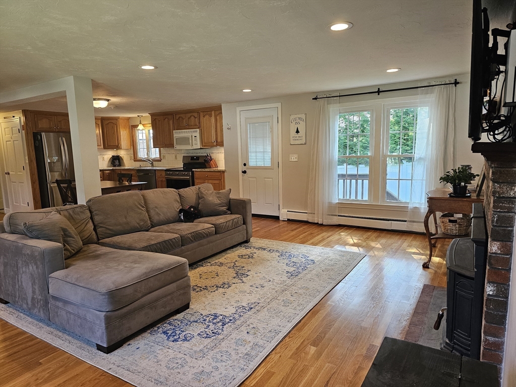 14 Brookfield Road Milford, MA 01757 - Photo 5 of 22 Gallery Image 5