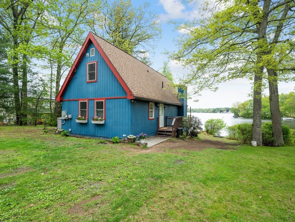 11 Grove Point Road Wales, MA 01081 - Photo 3 of 31