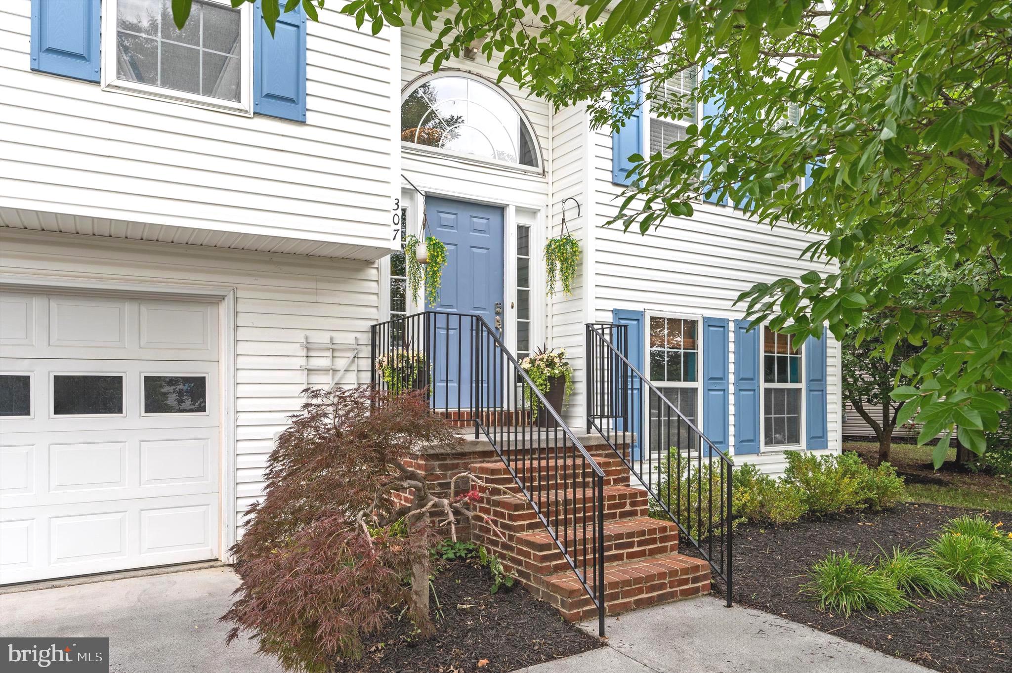 307 Goldenrod Road Winchester, VA 22602 - Photo 2 of 37 Gallery Image 2