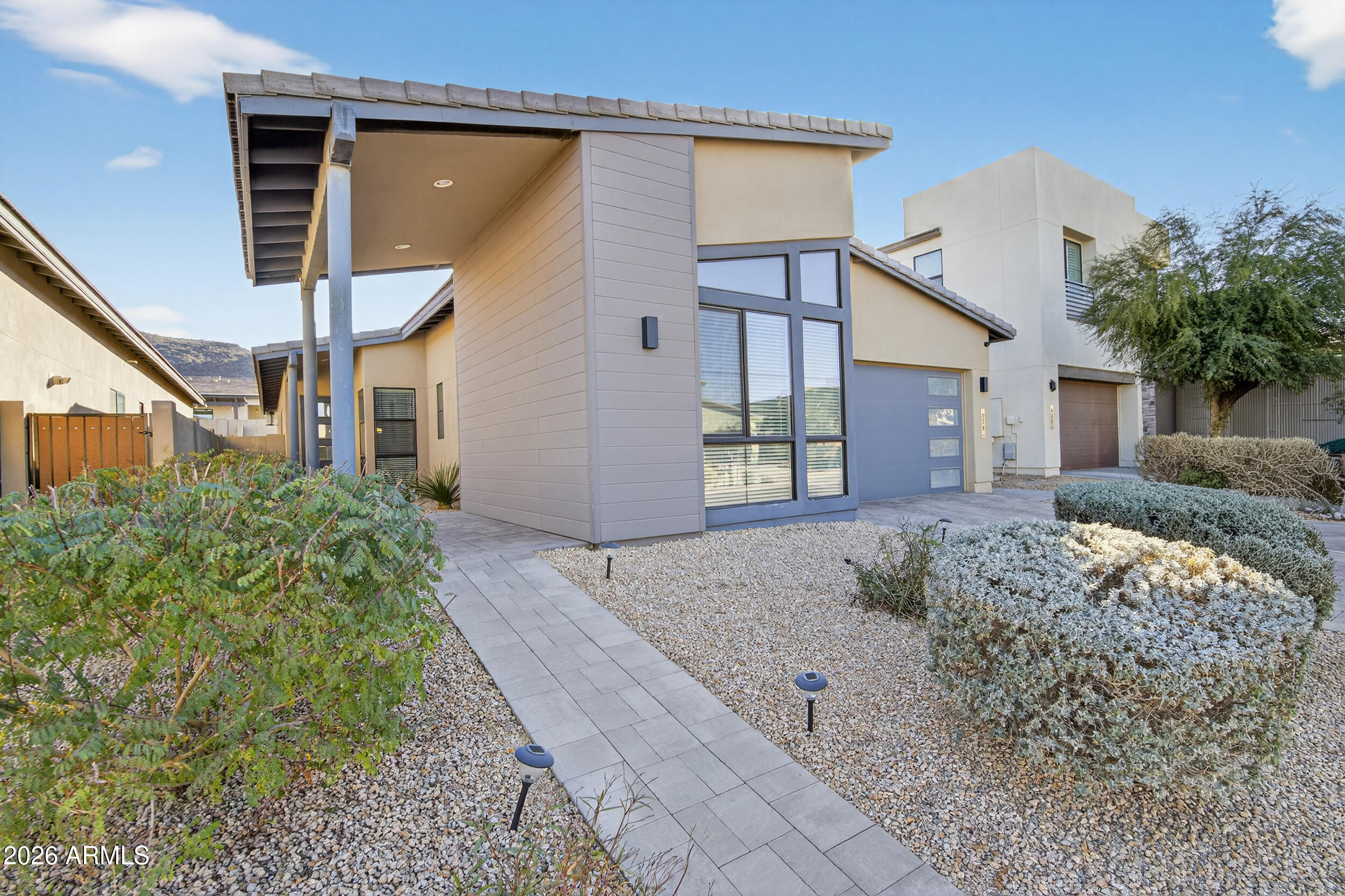 939 East Paseo Way Phoenix, AZ 85042 - Photo 3 of 78 3_544_a4m_sm