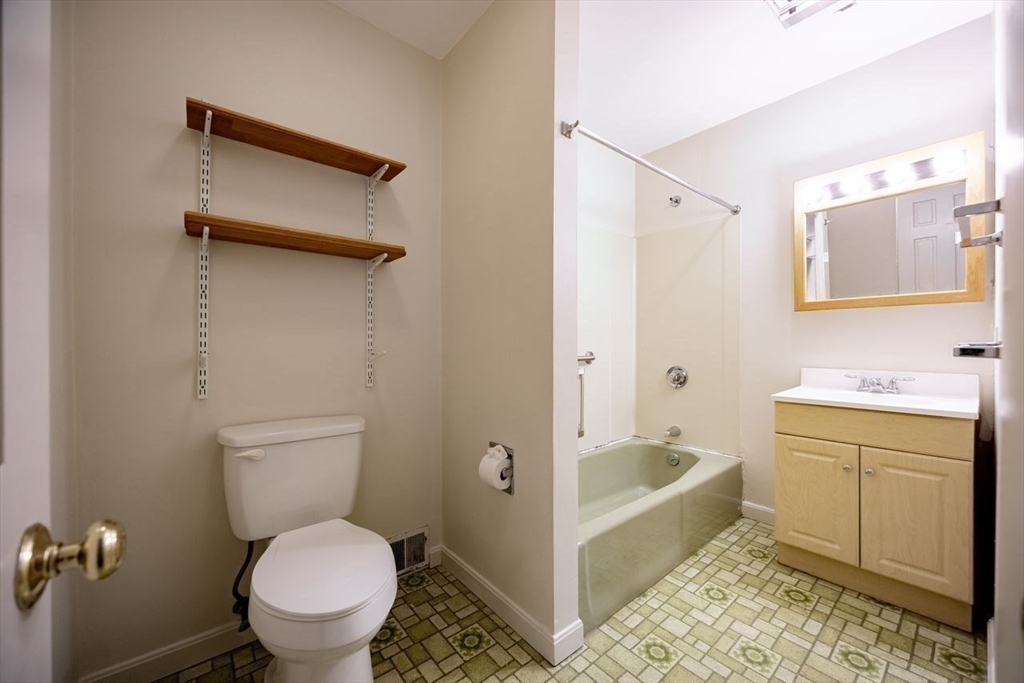 15 Alroy Road Weymouth, MA 02190 - Photo 22 of 33