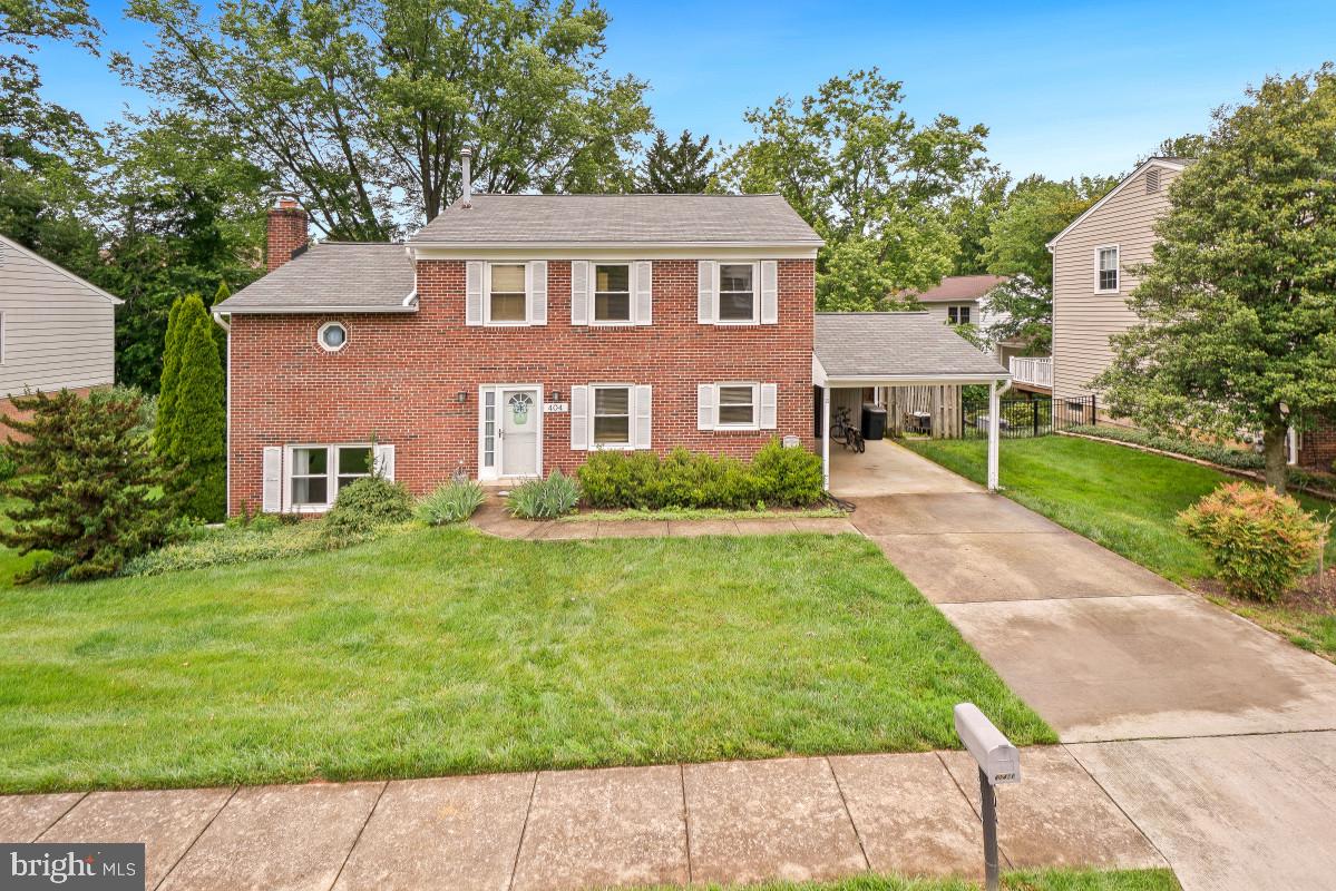 404 Tapawingo Road Southeast Vienna, VA 22180 - Photo 5 of 44