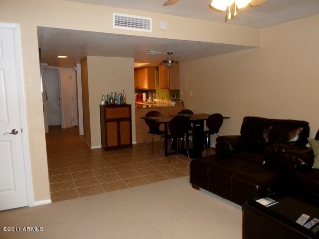 985 North Granite Reef Road, Unit 180 Scottsdale, AZ 85257 - Photo 5 of 12 Eat-in Kitchen