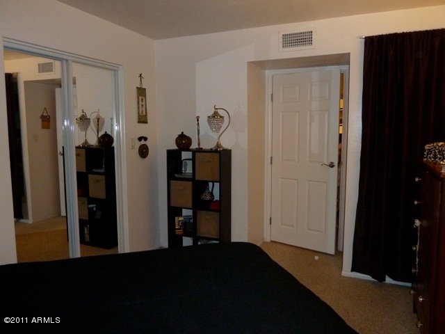 985 North Granite Reef Road, Unit 180 Scottsdale, AZ 85257 - Photo 8 of 12 Guest Room