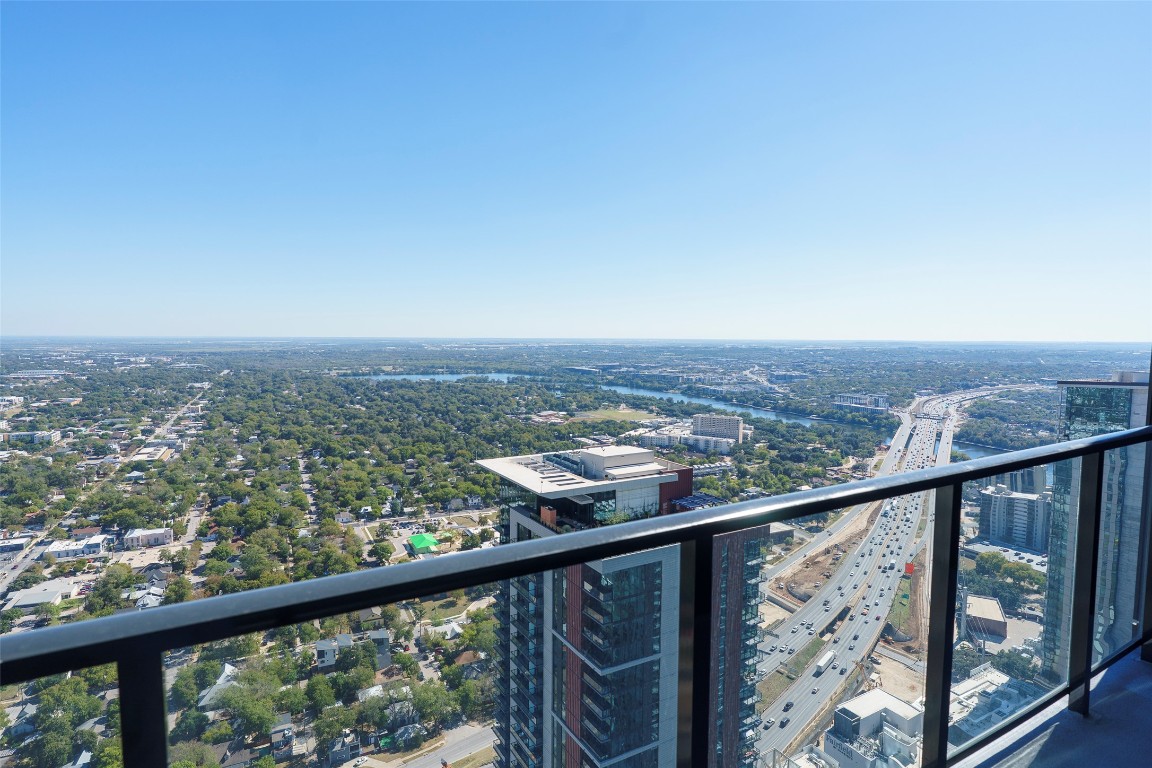 610 Davis Street, Unit 4708 Austin, TX 78701 - Photo 2 of 29 a view of a city skyline