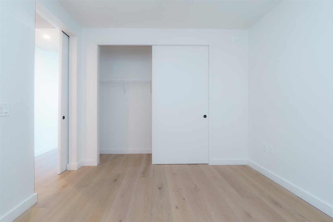 610 Davis Street, Unit 4708 Austin, TX 78701 - Photo 26 of 29 a view of an empty room