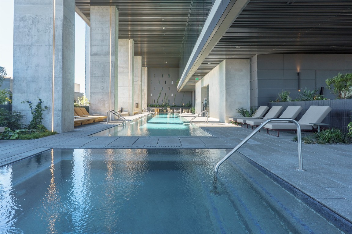 610 Davis Street, Unit 4708 Austin, TX 78701 - Photo 4 of 29 a view of outdoor space with seating area