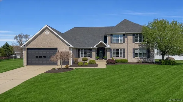$769,900 | 5252 Mallard Roost, Clarence, NY 14221