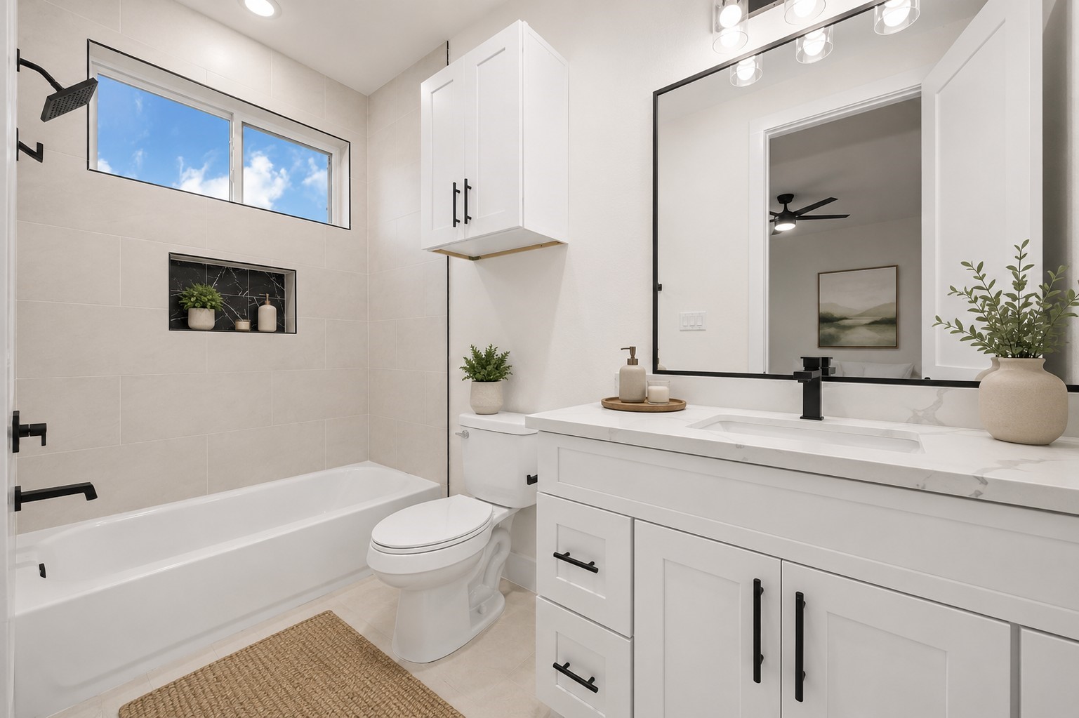 3335 Kilgore Street Houston, TX 77021 - Photo 27 of 27 Third bedroom ensuite. Photo is virtually staged.