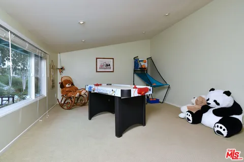 $1,549,000 | 6041 Ellenview Avenue, Woodland Hills, CA 91367