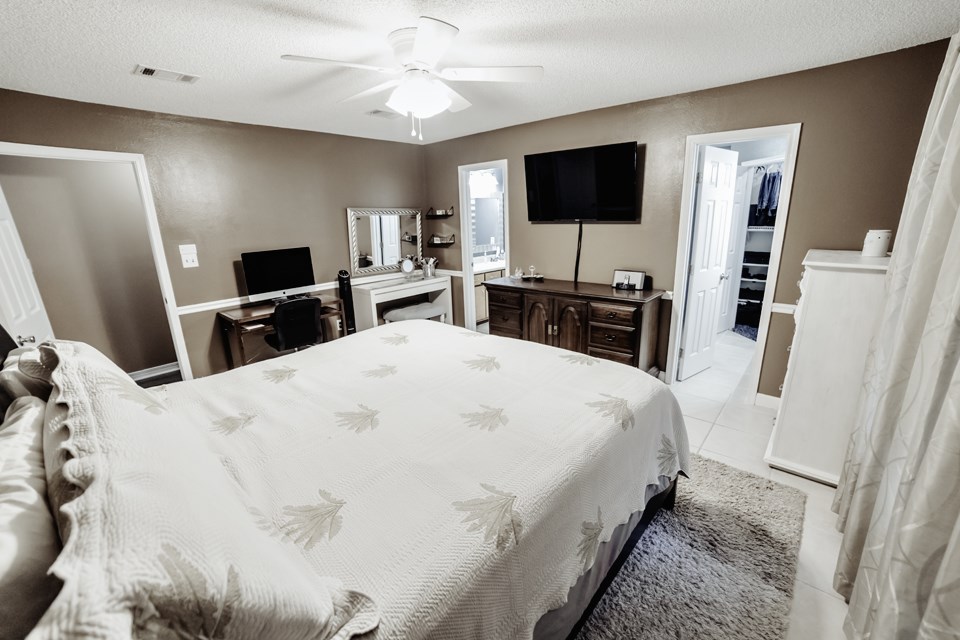 5772 Pebble Ridge Drive Milton, FL 32583 - Photo 11 of 27 Gallery Image 11