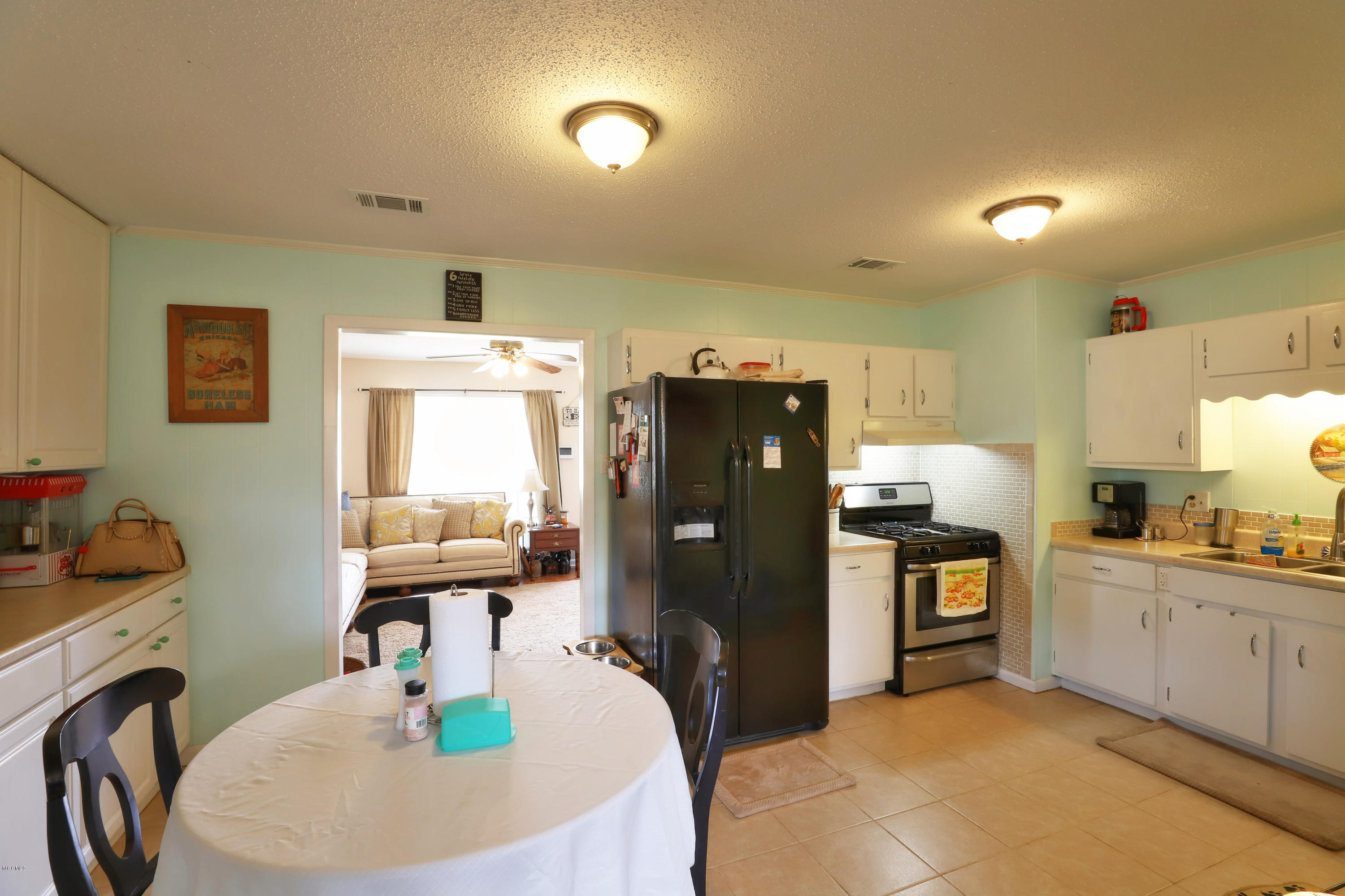 11054 Klein Road Gulfport, MS 39503 - Photo 5 of 19 Kitchen