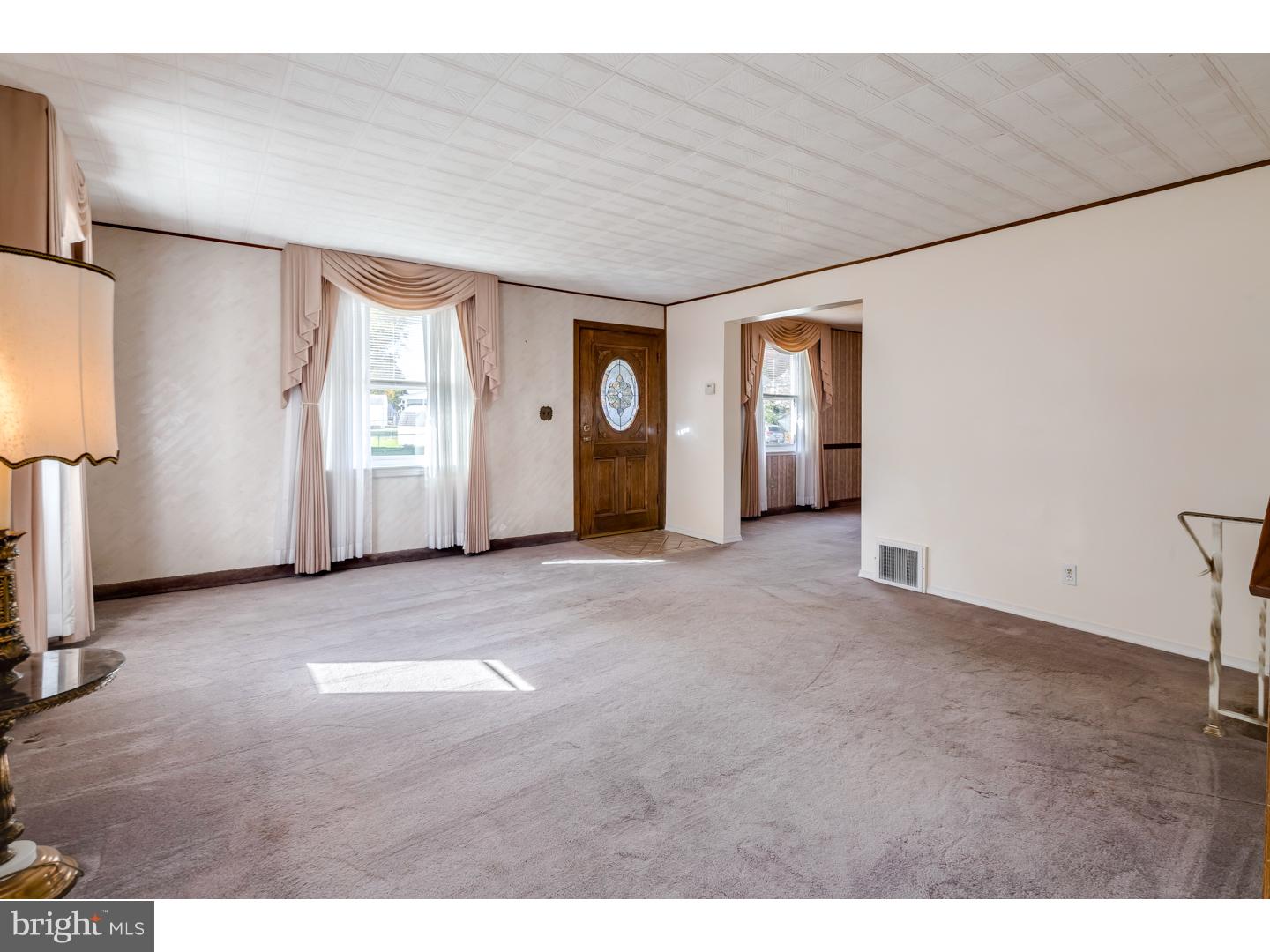 1000 Lamb Road Secane, PA 19018 - Photo 4 of 19