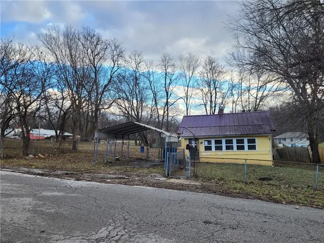 $92,000 | 11909 Kentucky Avenue, Sugar Creek, MO 64054