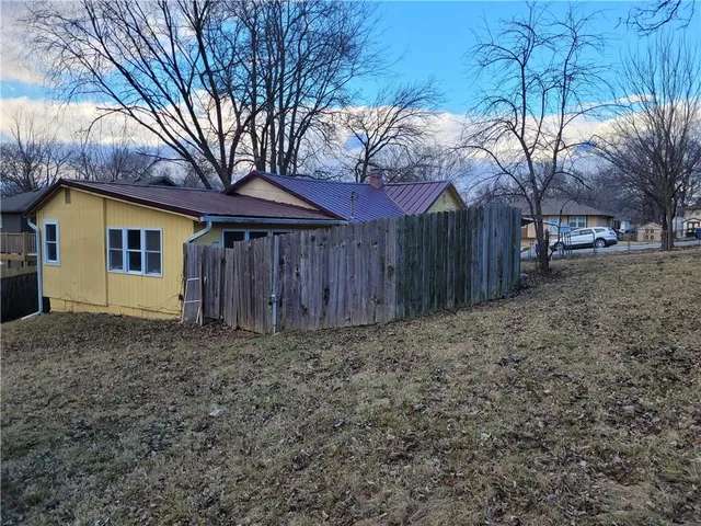 $92,000 | 11909 Kentucky Avenue, Sugar Creek, MO 64054