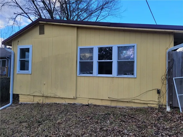 $92,000 | 11909 Kentucky Avenue, Sugar Creek, MO 64054