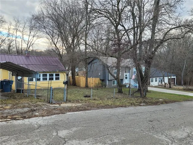 $92,000 | 11909 Kentucky Avenue, Sugar Creek, MO 64054